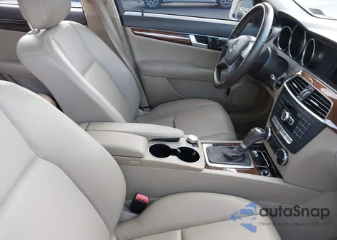 2013 Mercedes-Benz C 300 Luxury 4Matic/Sport 4Matic из США, поврежденный, VIN WDDGF8AB8DR286148